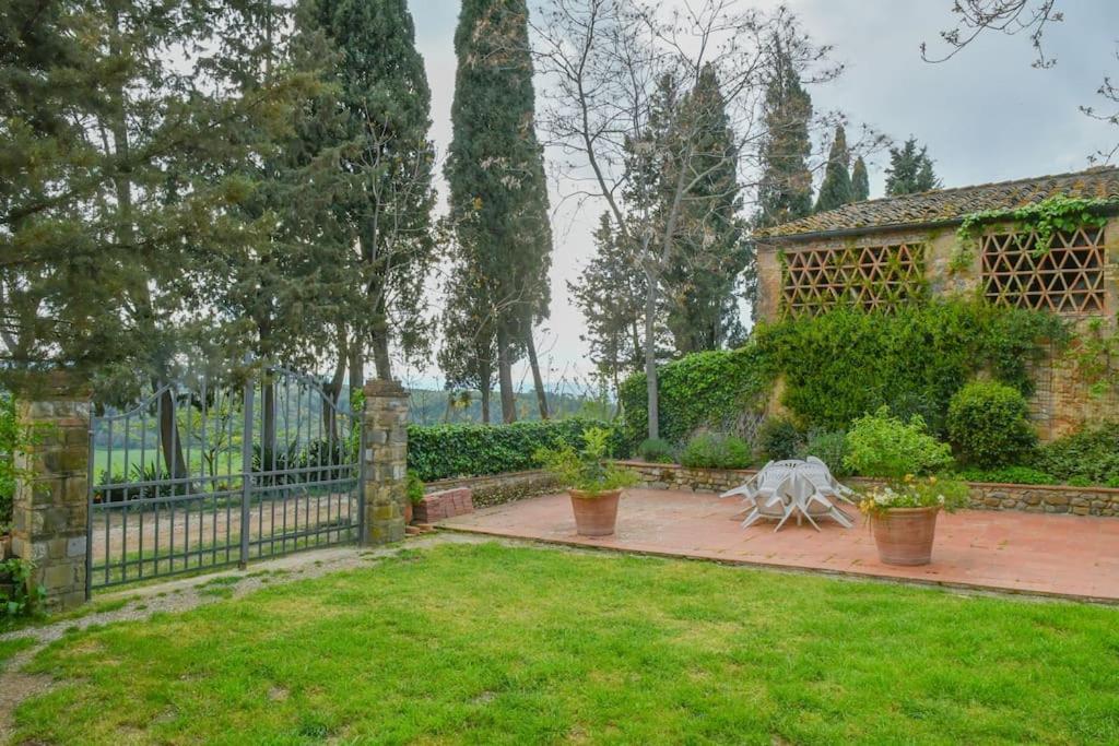 Appartamento Con Vista Panoramica In Chianti San Donnino  Luaran gambar